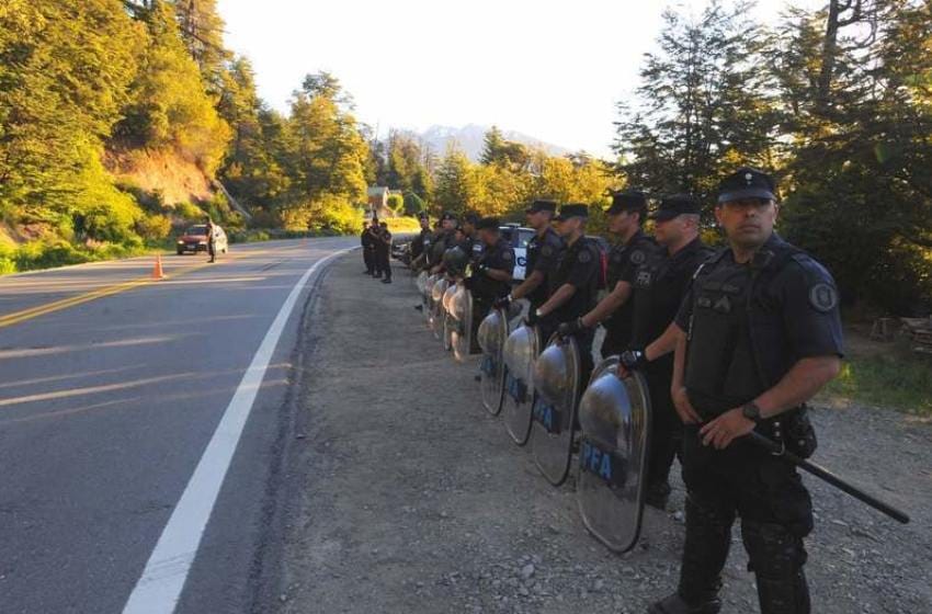 Mapuches cortan la ruta 40 en reclamo de la liberación de Jones Huala