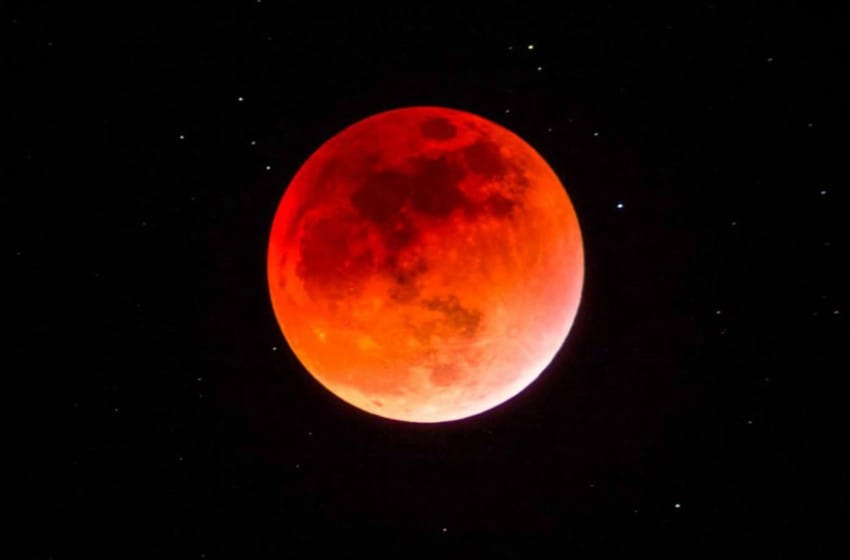 La "luna de sangre" se podrá ver en el cielo marplatense desde las 18