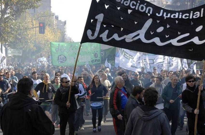Judiciales vuelven a parar este lunes y movilizarán a La Plata