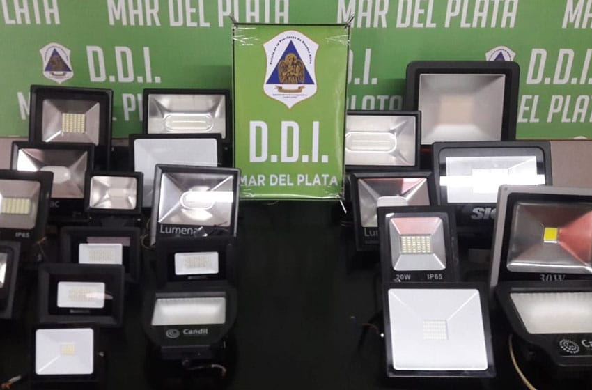Un detenido por vender luces LED robadas en Plaza Rocha