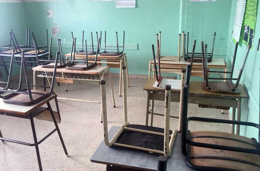 Buscan imponer multas y días de cárcel por vandalizar escuelas