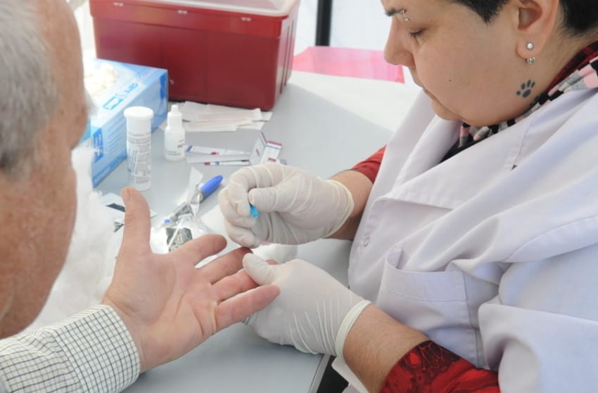 Concientización sobre Hepatitis: aplicaron 1200 vacunas