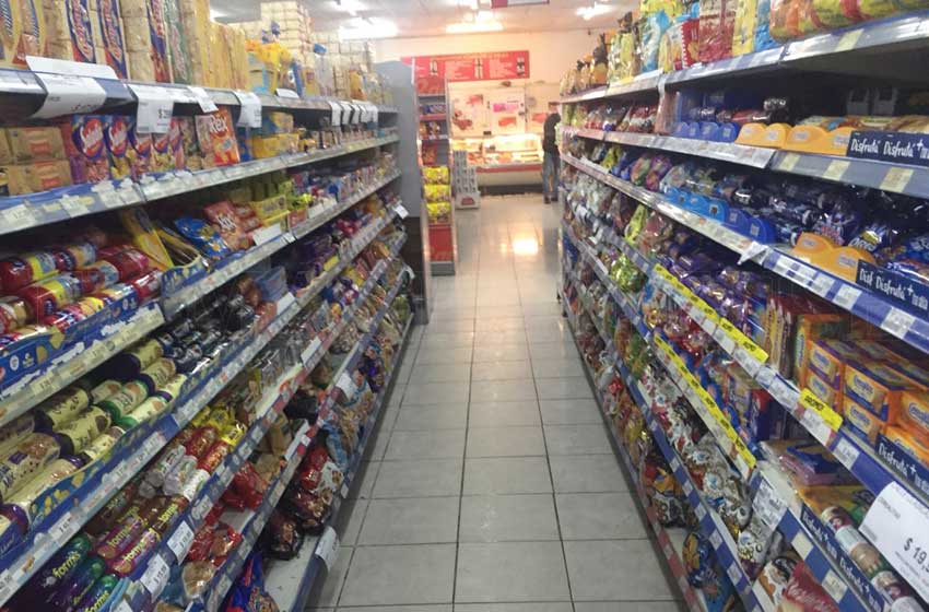 Las ventas en supermercados bajaron un 13,2% interanual en junio