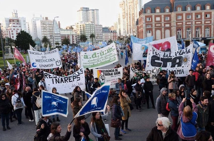 Marcharon en defensa de la salud pública a las puertas del G20