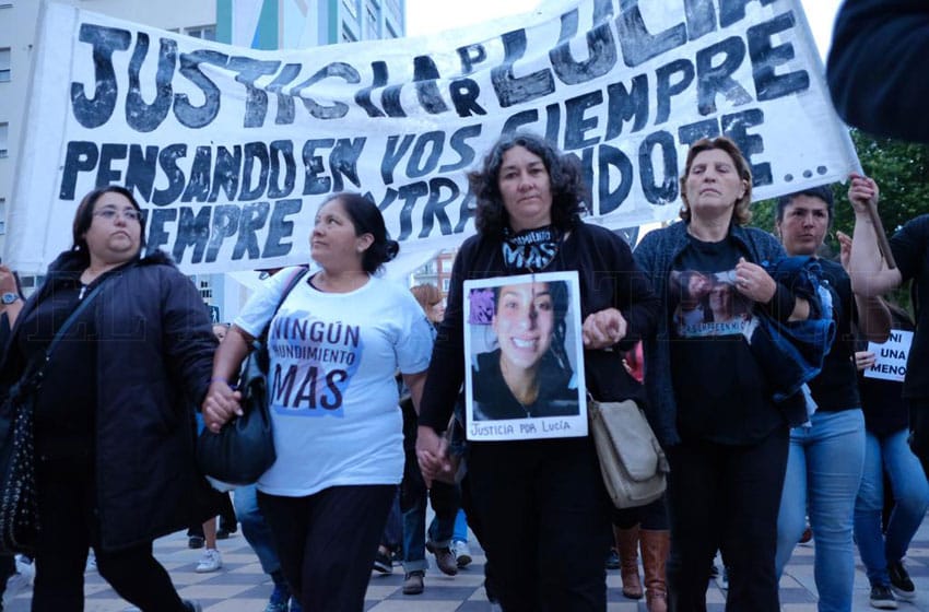 Lucía Pérez: una movilización vestida de negro en rechazo al fallo