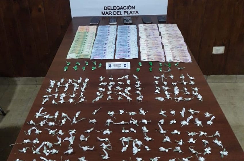 Aprehendieron a banda narco con más de 300 bolsas de cocaína