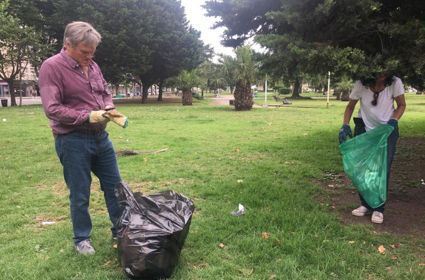 Finalmente, funcionarios "limpiaron" la Plaza Colón