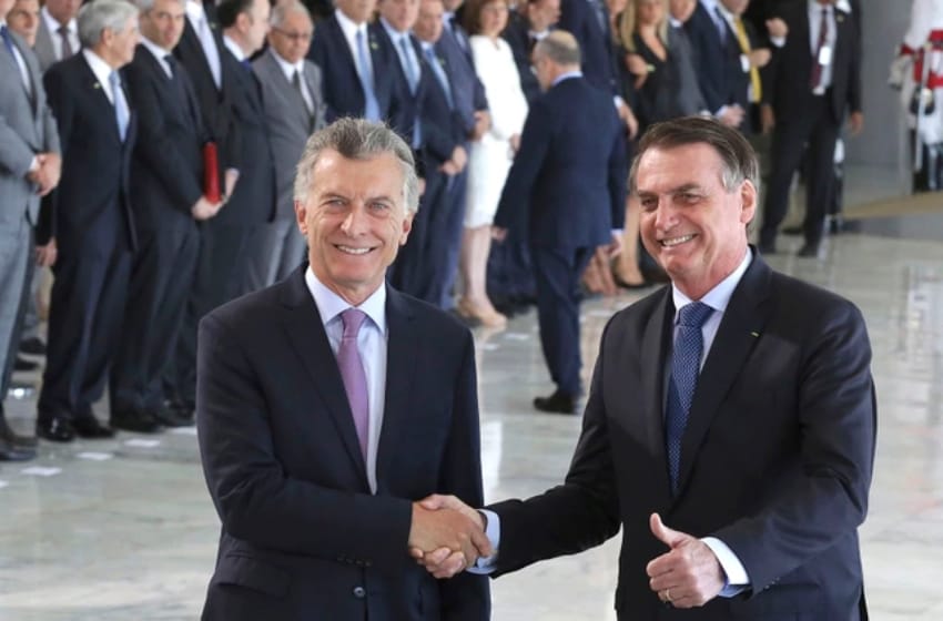 Bolsonaro: "Apoyo los esfuerzos de Macri para recuperar la economía"