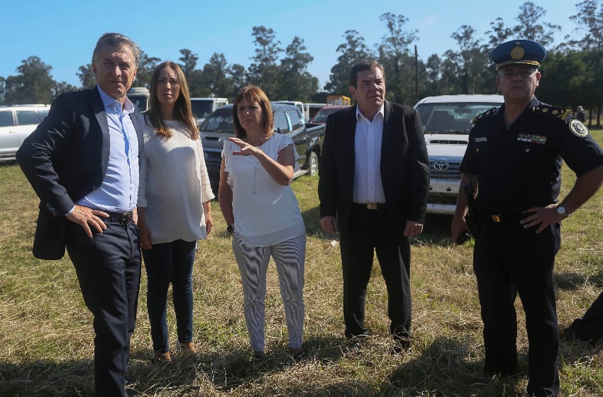 Macri recorrió un predio de vehículos secuestrados al narcotráfico