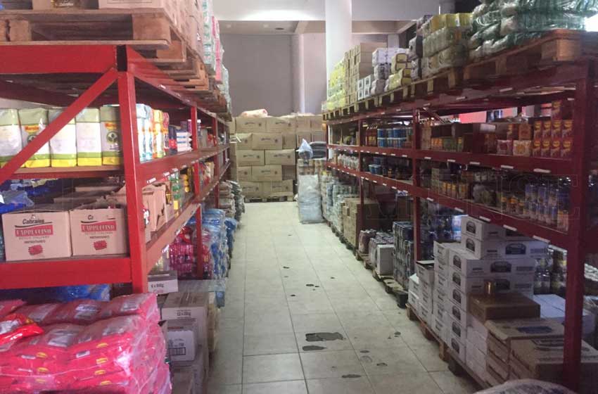 Boqueteros robaron y defecaron en una distribuidora de avenida Jara