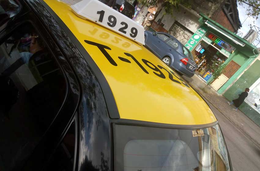 Taxis: pedirán una prórroga de 15 días para adaptar los techos