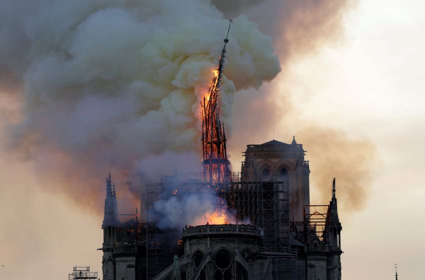 París: se incendia la famosa catedral de Notre Dame