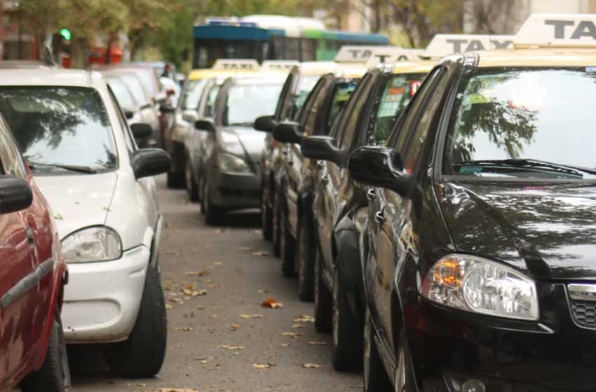 Solicitan un informe técnico al Ejecutivo para avanzar con el aumento de la tarifa de taxis y remises