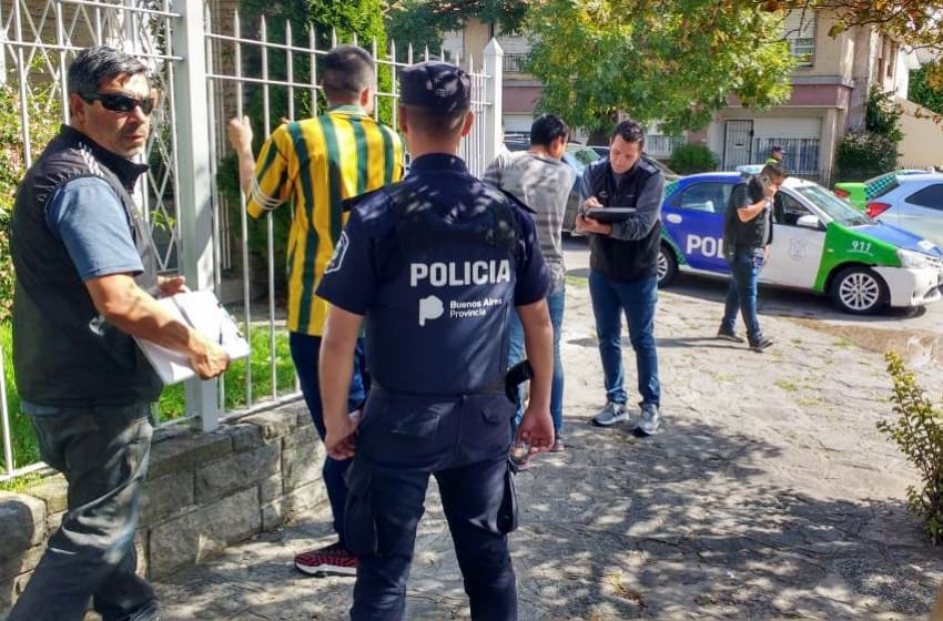 Tres cuidacoches detenidos en un operativo en la zona de Güemes