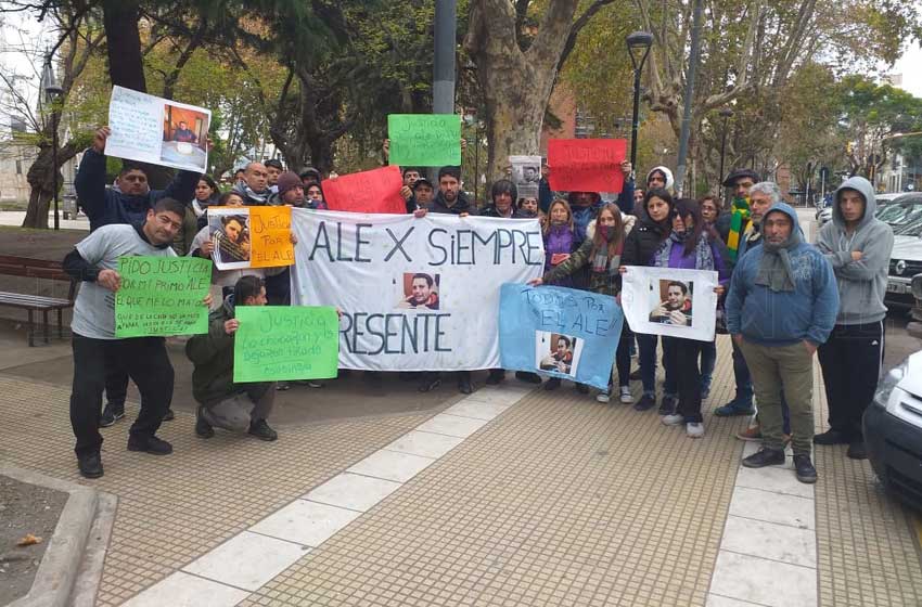 Justicia por Alejandro: reclamos frente al municipio