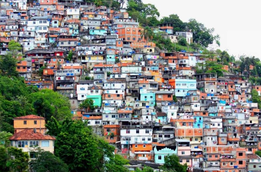 El gobernador de Río de Janeiro habló de "hacer explotar" a los criminales "lanzando un misil" a las favelas