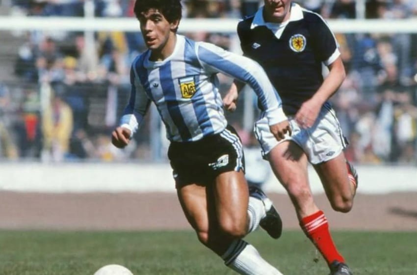 Se cumplen 40 años del primer gol de Maradona con la "mayor"