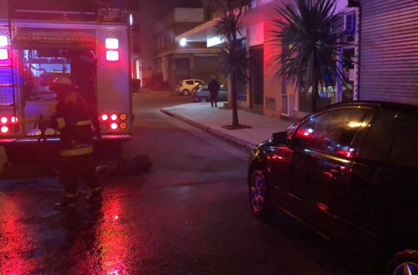 Tres autos se incendiaron en La Perla