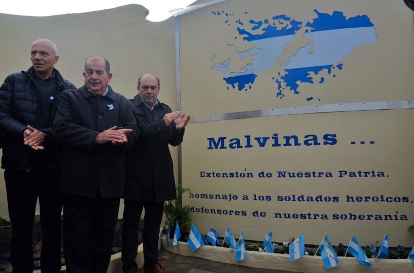 Se inauguró un nuevo monumento a los caídos en Malvinas