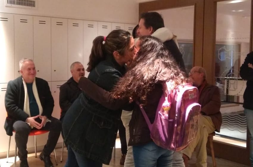 Un gesto solidario emocionó a la escuela del Colón en Mar del Plata