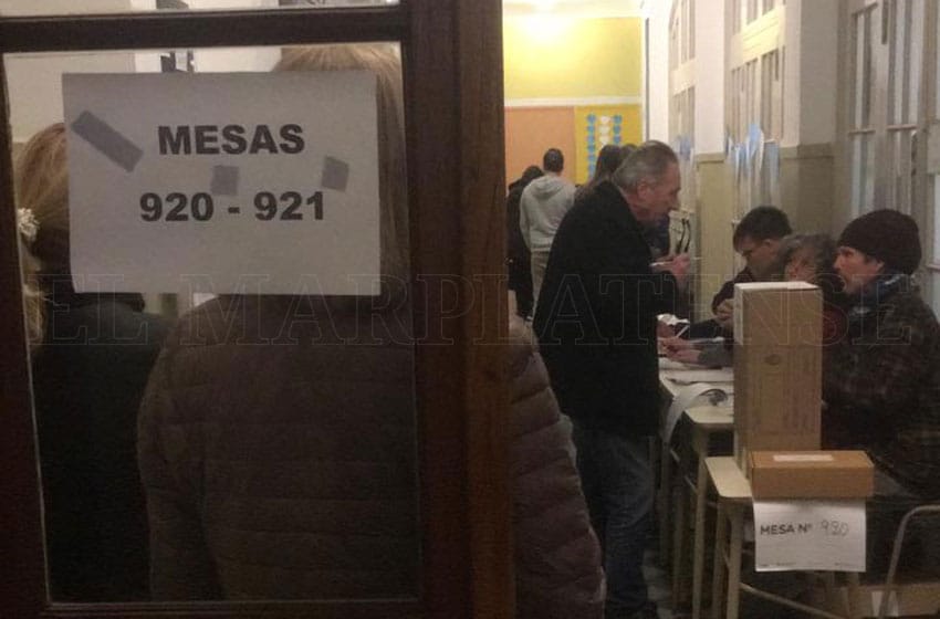 Aprueban la contratación del servicio de recolección de telegramas de las mesas electorales