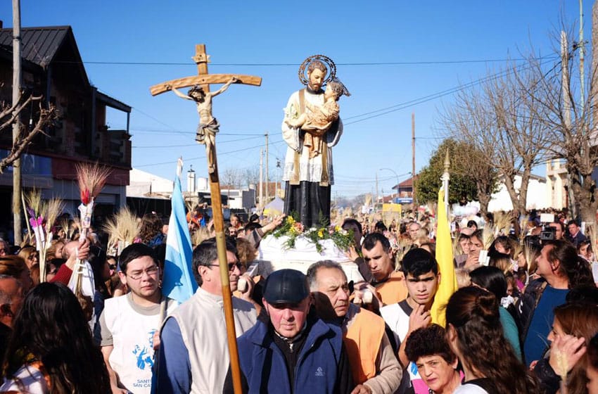 Gran cantidad de fieles participaron de la procesión por San Cayetano