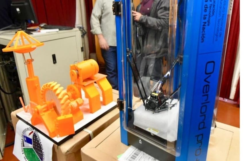 Escuelas de Mar del Plata recibieron impresoras 3D para proyectos de fabricación digital