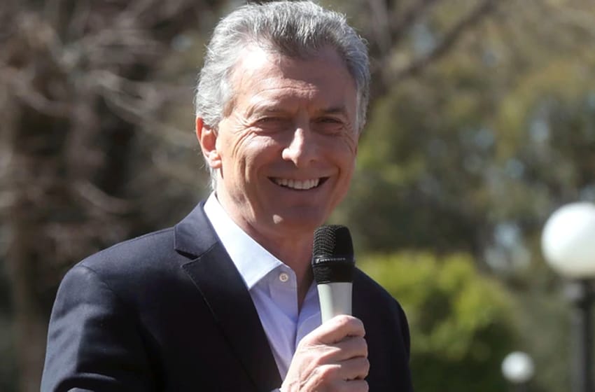 Macri viaja a España y a Brasil durante su última semana como presidente