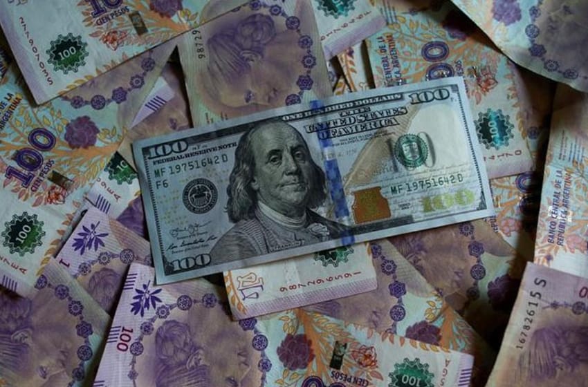 El dólar continúa en alza: iguala el récord de agosto