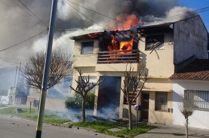 Se incendió una vivienda del barrio Villa Lourdes