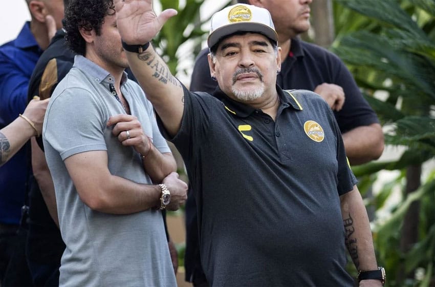 Maradona es el nuevo técnico de Gimnasia y vendrá a Mar del Plata en noviembre