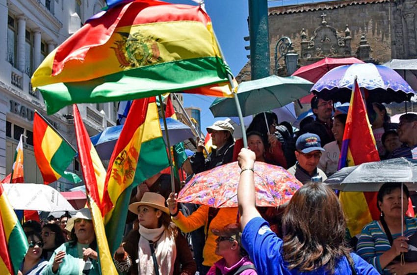 "En Bolivia no hay planes como en Argentina, nuestra cultura es trabajar"