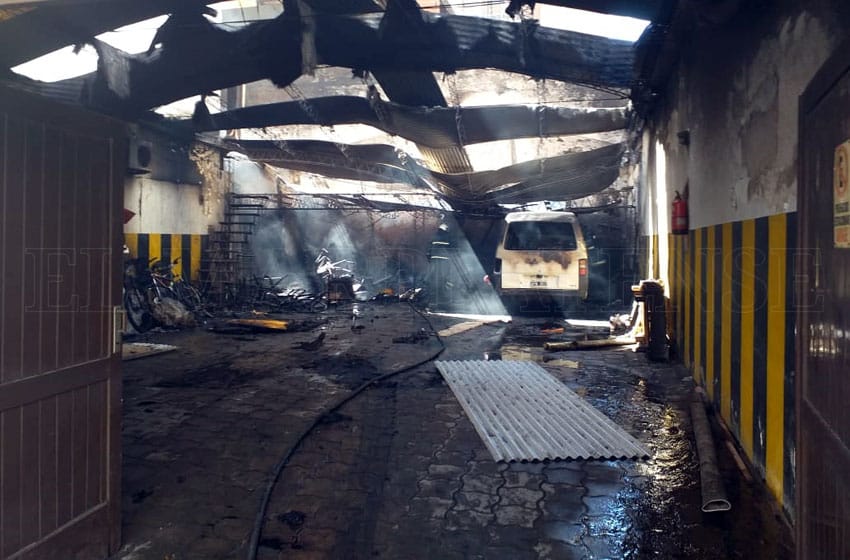 Fuego en un hotel céntrico: se incendió el estacionamiento