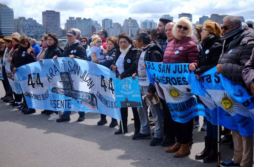 ARA San Juan: familiares celebran la indagatoria a Macri y afirman que no puede "alegar desconocimiento"