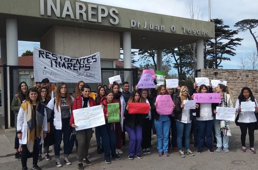 Residentes del Inareps denunciaron que no cobran su salario hace cuatro meses