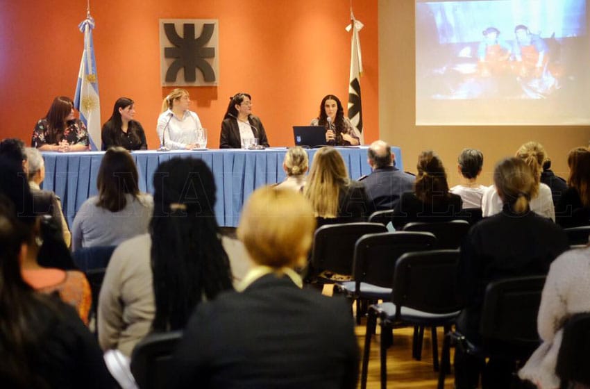 Mujeres en el mar: cómo Mar del Plata intenta cumplir una meta internacional