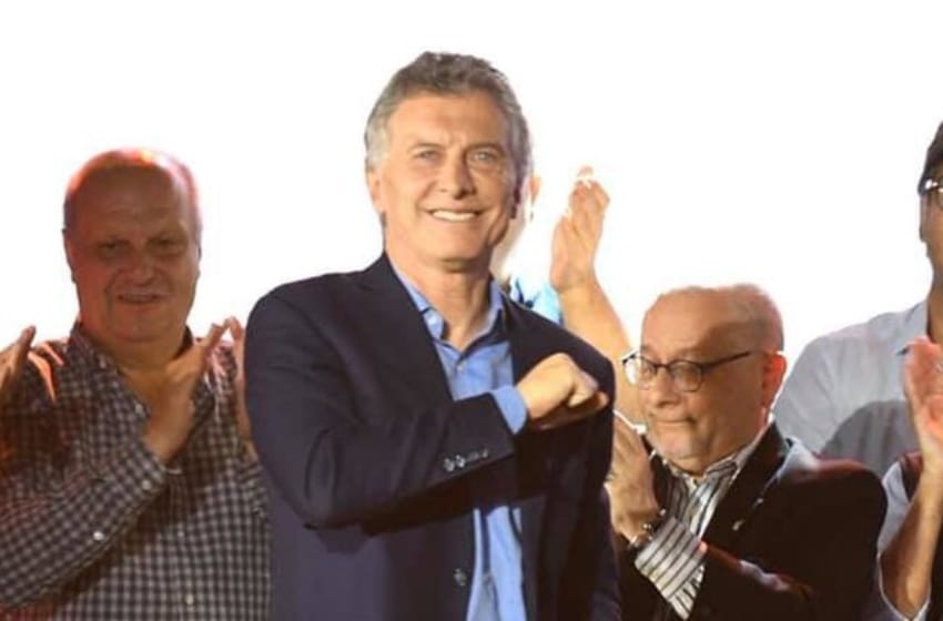 Macri está llamado hoy a declaración indagatoria pero continúa fuera del país