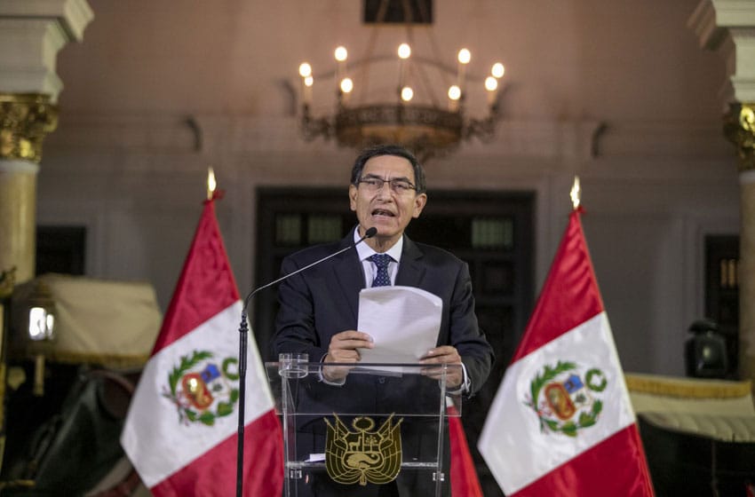 Peru: disuelven el Parlamento y llaman a elecciones legislativas