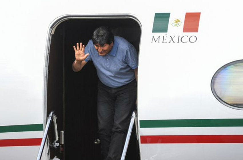 Evo Morales llegó a México: "Mientras tenga la vida seguiré en política y en la lucha”