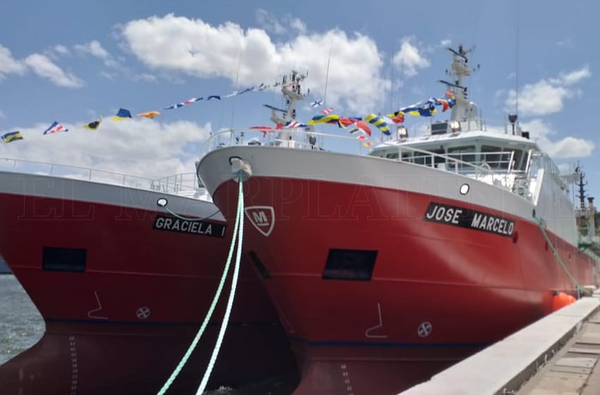 Moscuzza presentó dos nuevos buques pesqueros