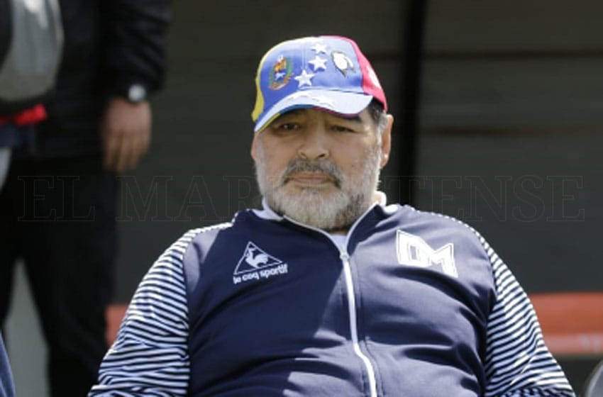 Maradona salió a "bancar" a Axel Kicillof