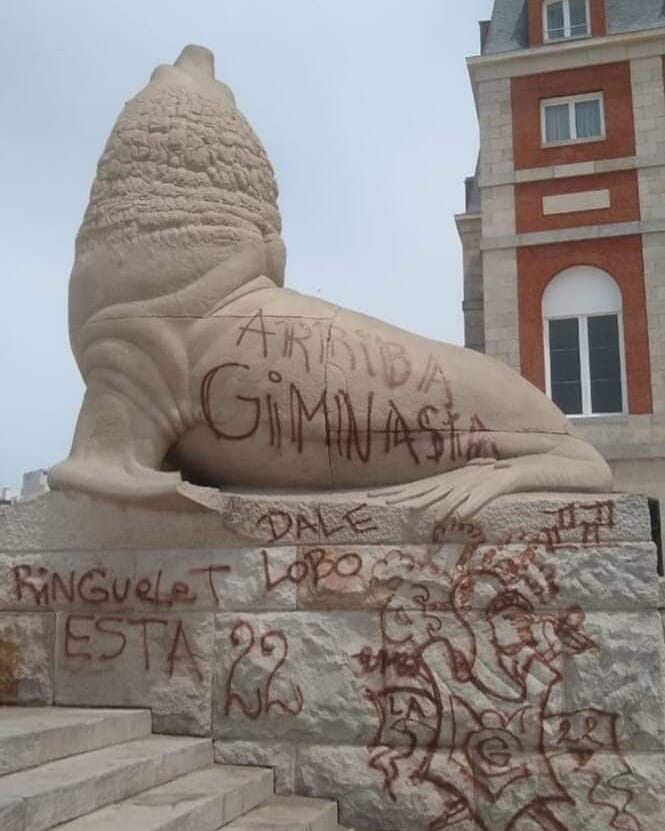 Volvieron a vandalizar un lobo marino de La Rambla