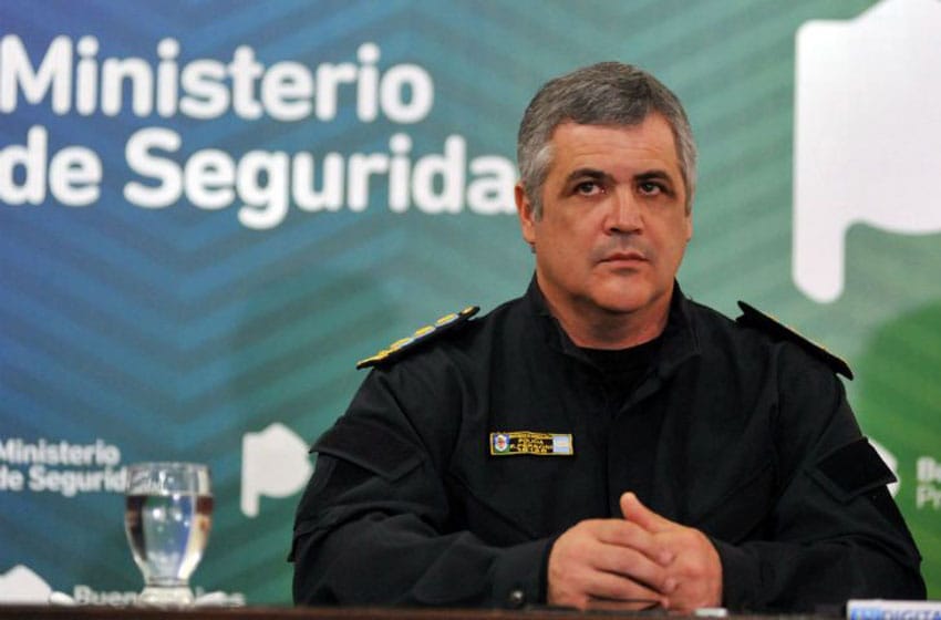 El Jefe de la Policía Bonaerense, Fabián Perroni, pidió su retiro.