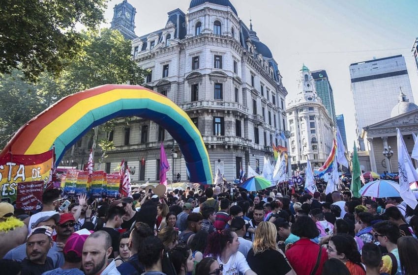 Miles de personas participaron de la Marcha del Orgullo