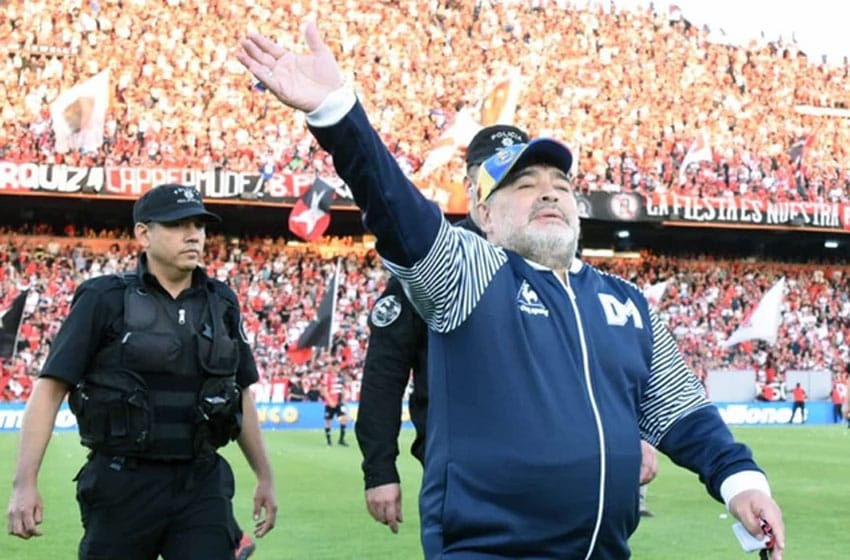 Maradona anunció su renuncia y deja de ser el entrenador de Gimnasia