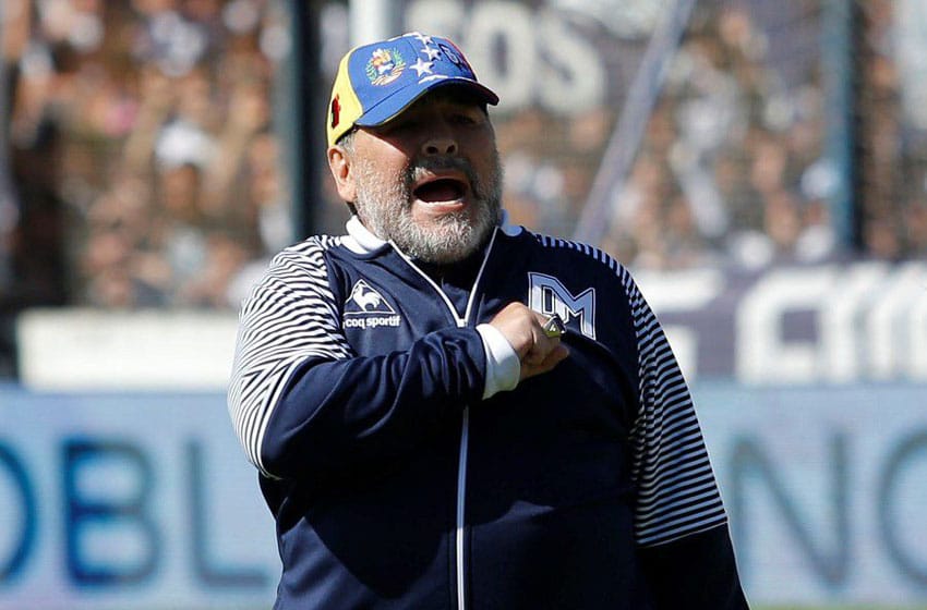Diego Maradona vuelve a dirigir a Gimnasia