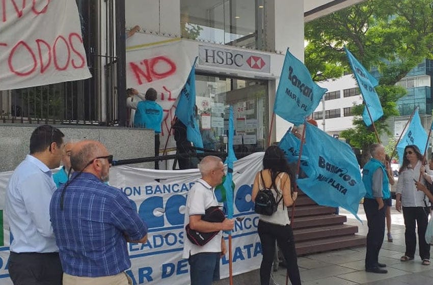 Reclamaron por el cierre de una sucursal del HSBC en Balcarce