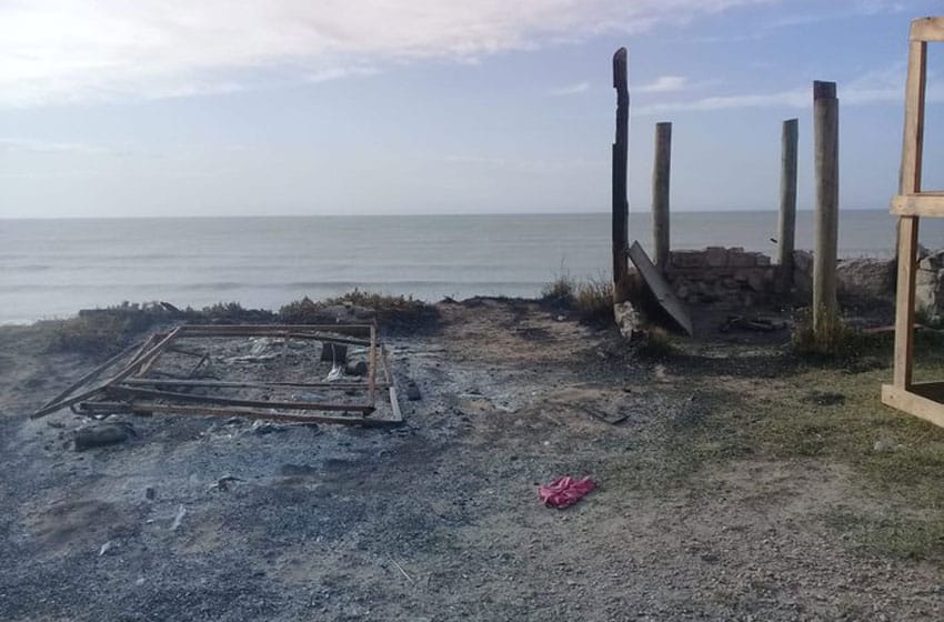 Se incendió una casilla de guardavidas en Playa Serena