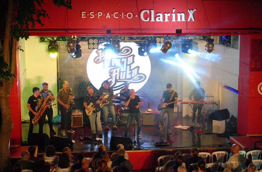 Daniel Raffo cerró una noche a puro rock y blues en Espacio Clarín