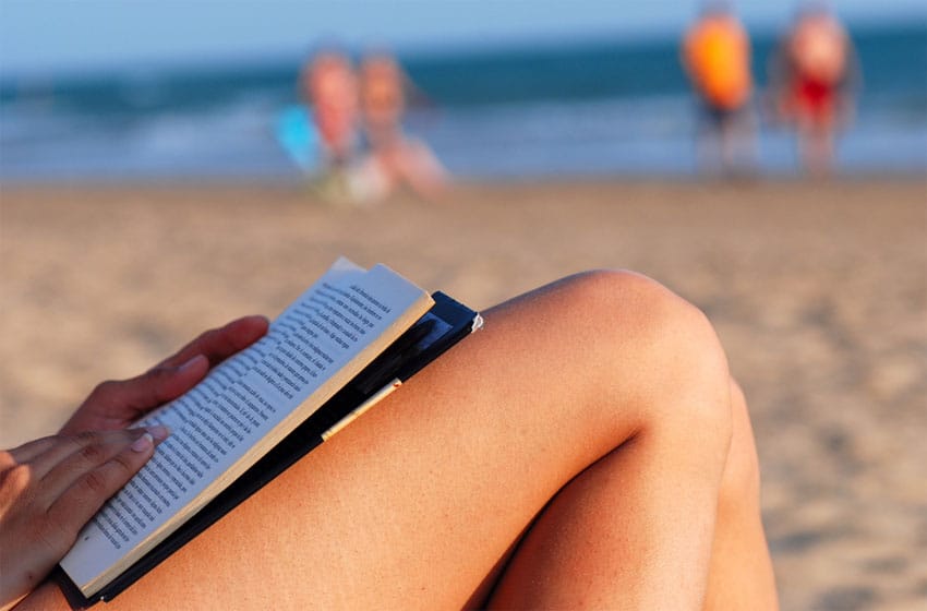 Cinco recomendaciones de libros para leer en la playa
